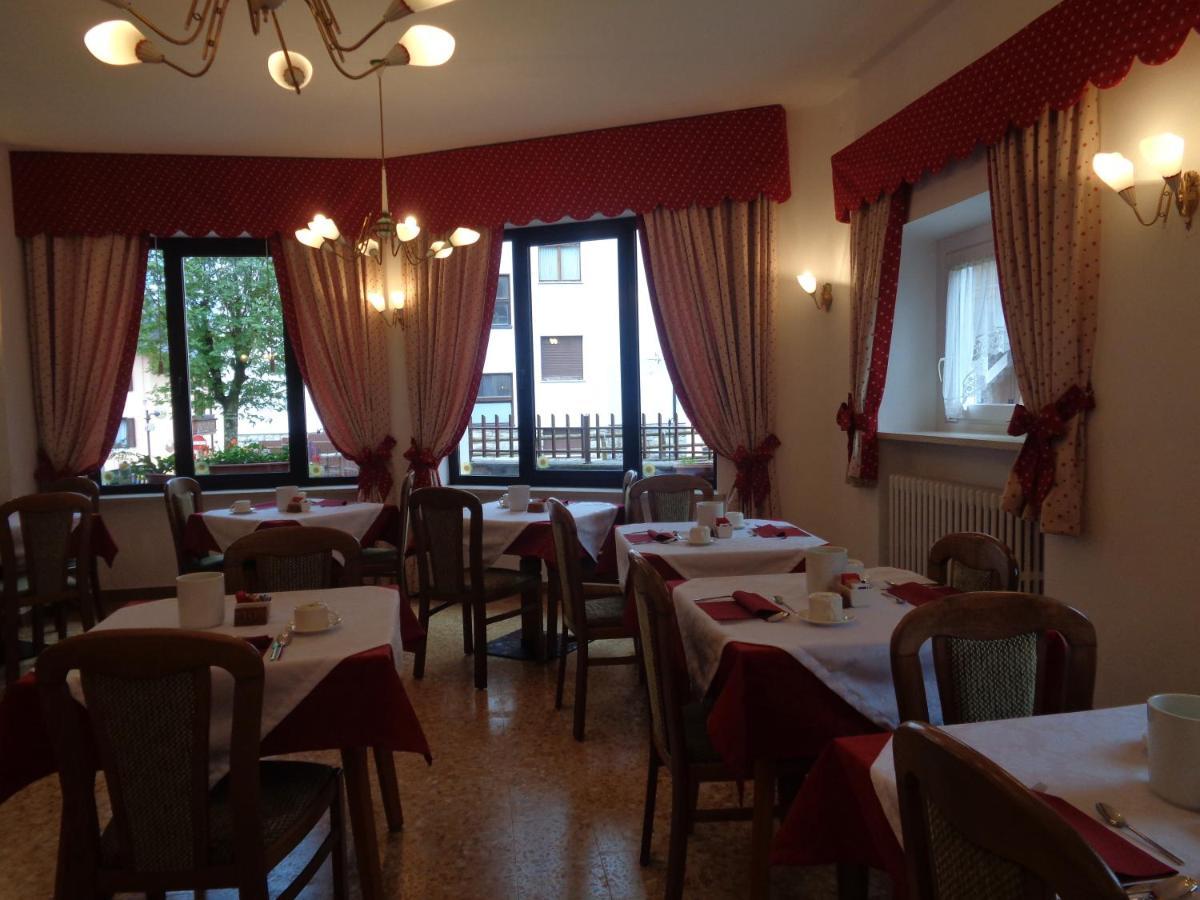 Hotel Garni Suisse San Martino Di Castrozza Exterior photo