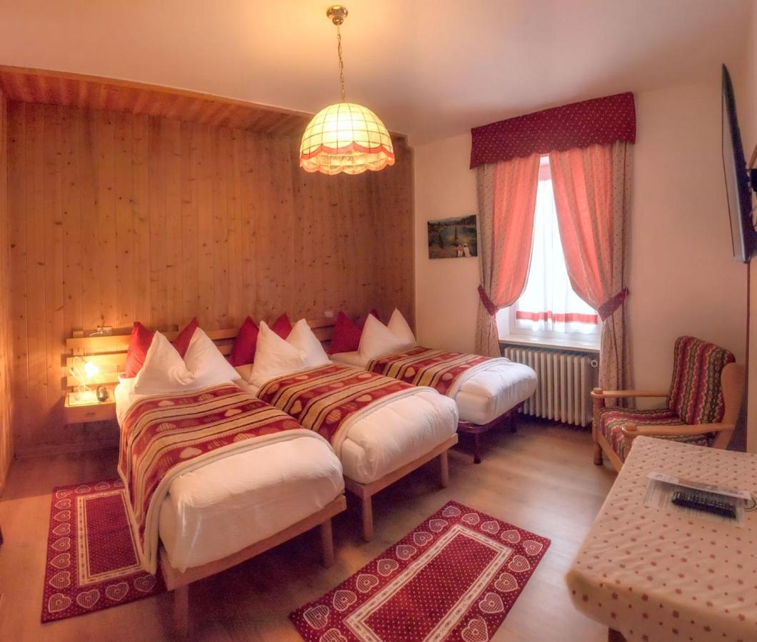 Hotel Garni Suisse San Martino Di Castrozza Exterior photo