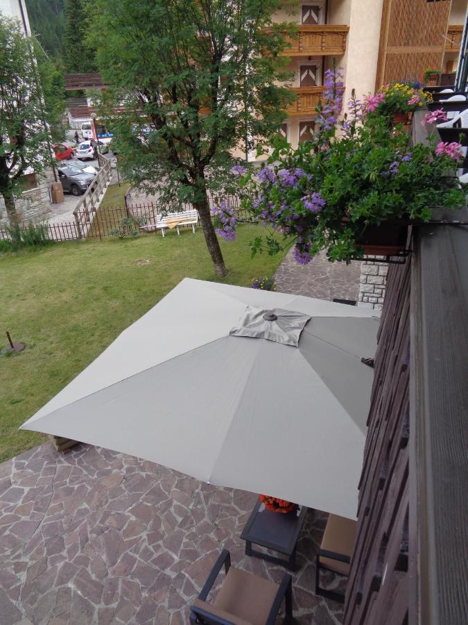 Hotel Garni Suisse San Martino Di Castrozza Exterior photo